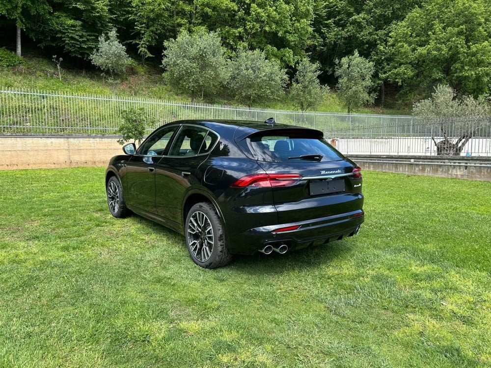 Maserati Grecale nuova a Salerno (4)