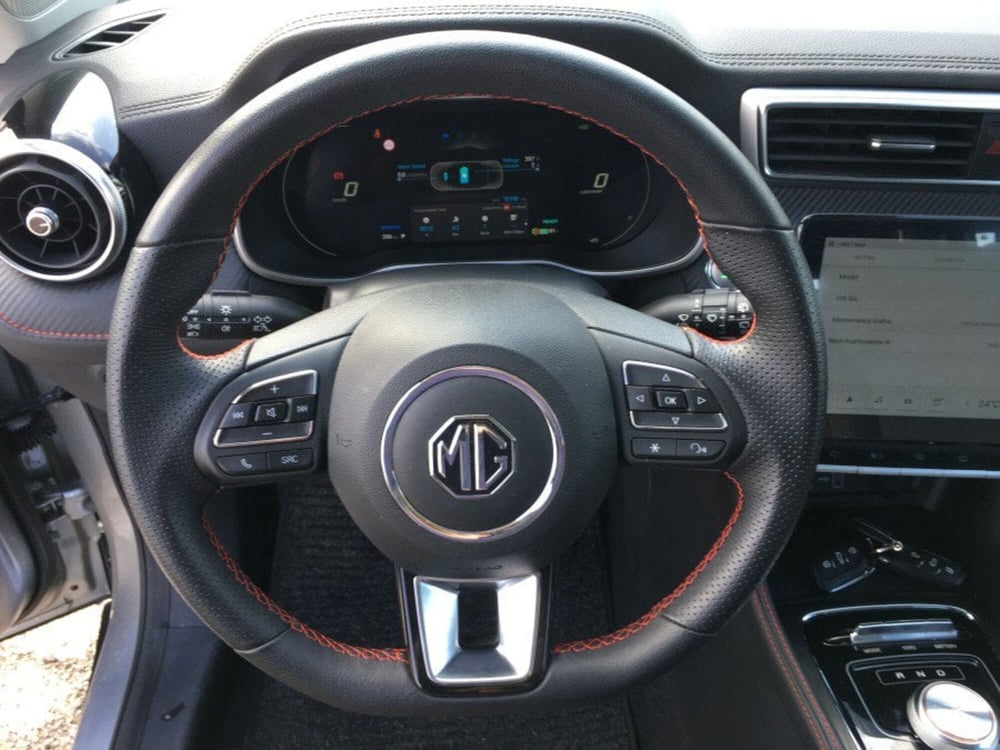Mg ZS EV usata a Cuneo (11)