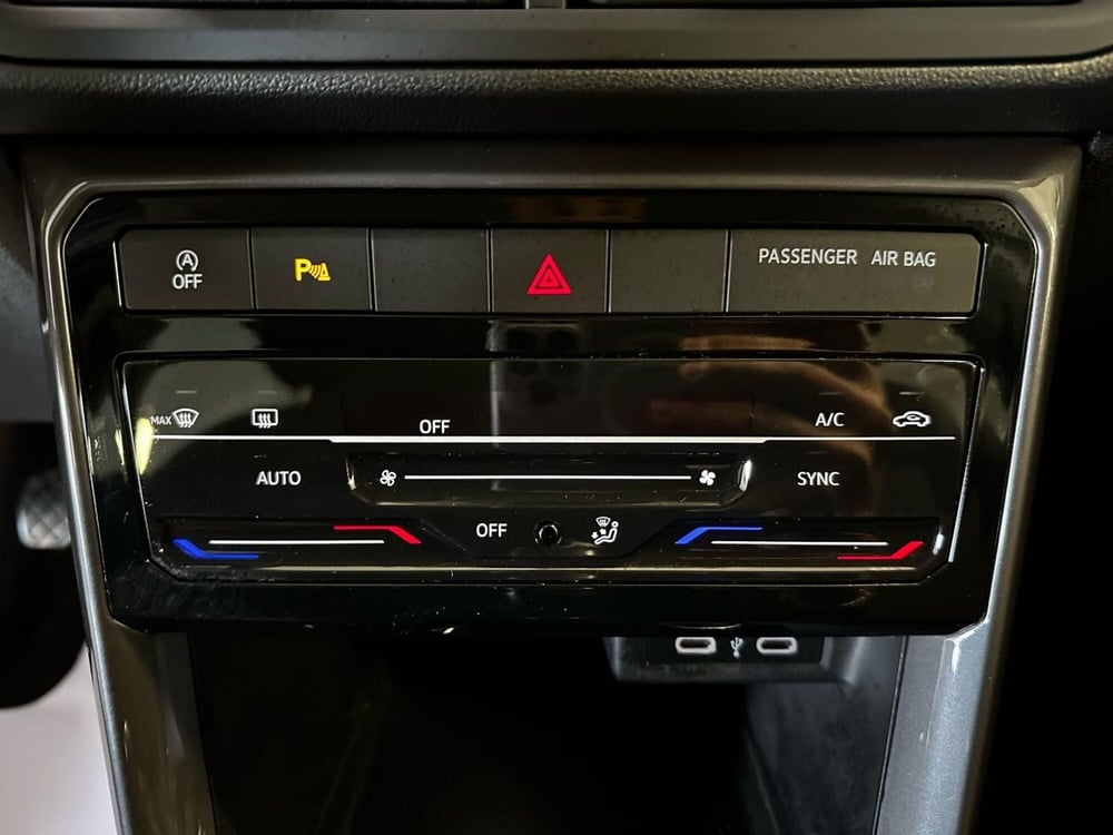 Volkswagen T-Cross usata a L'Aquila (14)
