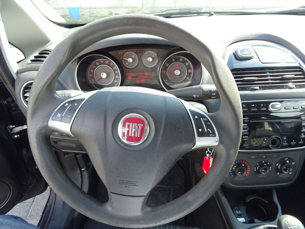 Fiat Grande Punto usata a Lucca (8)