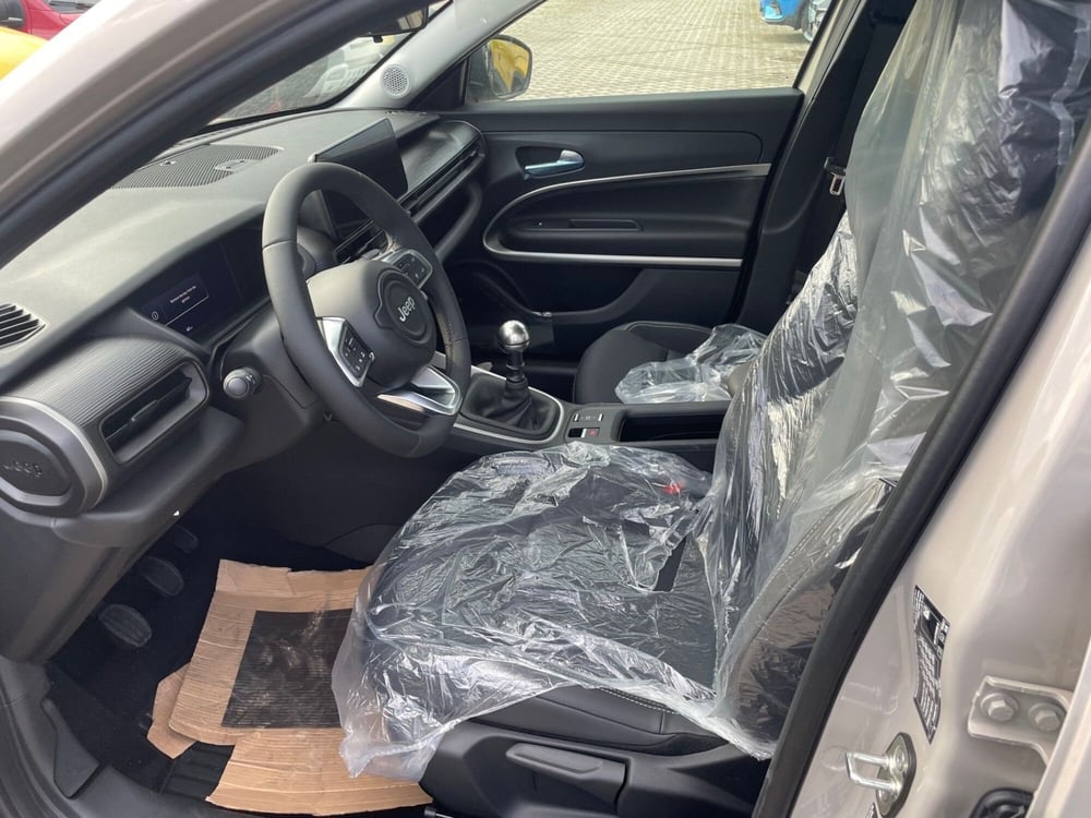 Jeep Avenger nuova a Lucca (9)