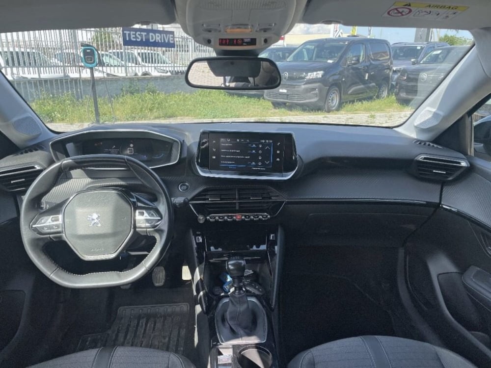 Peugeot 208 usata a Foggia (9)