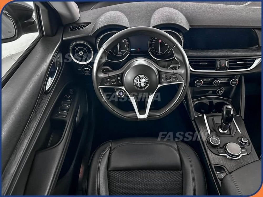 Alfa Romeo Stelvio usata a Milano (10)