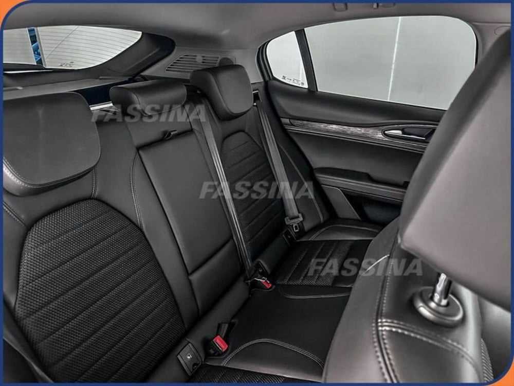 Alfa Romeo Stelvio usata a Milano (12)