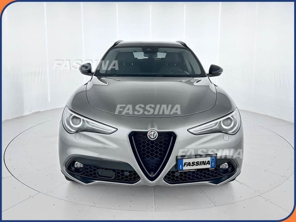 Alfa Romeo Stelvio usata a Milano (2)
