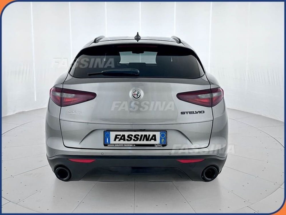 Alfa Romeo Stelvio usata a Milano (5)