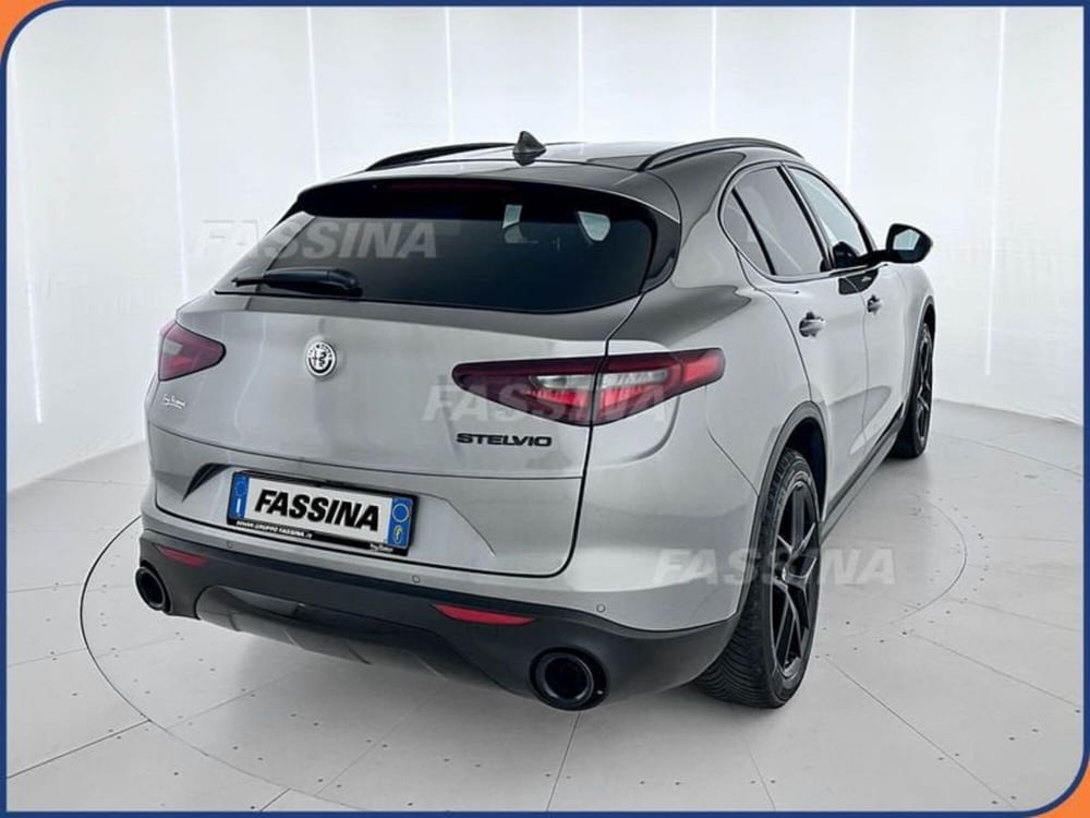 Alfa Romeo Stelvio usata a Milano (6)