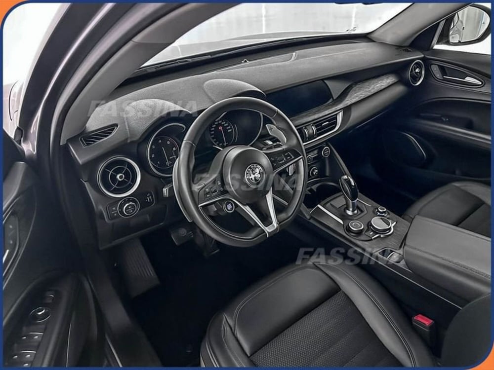 Alfa Romeo Stelvio usata a Milano (9)