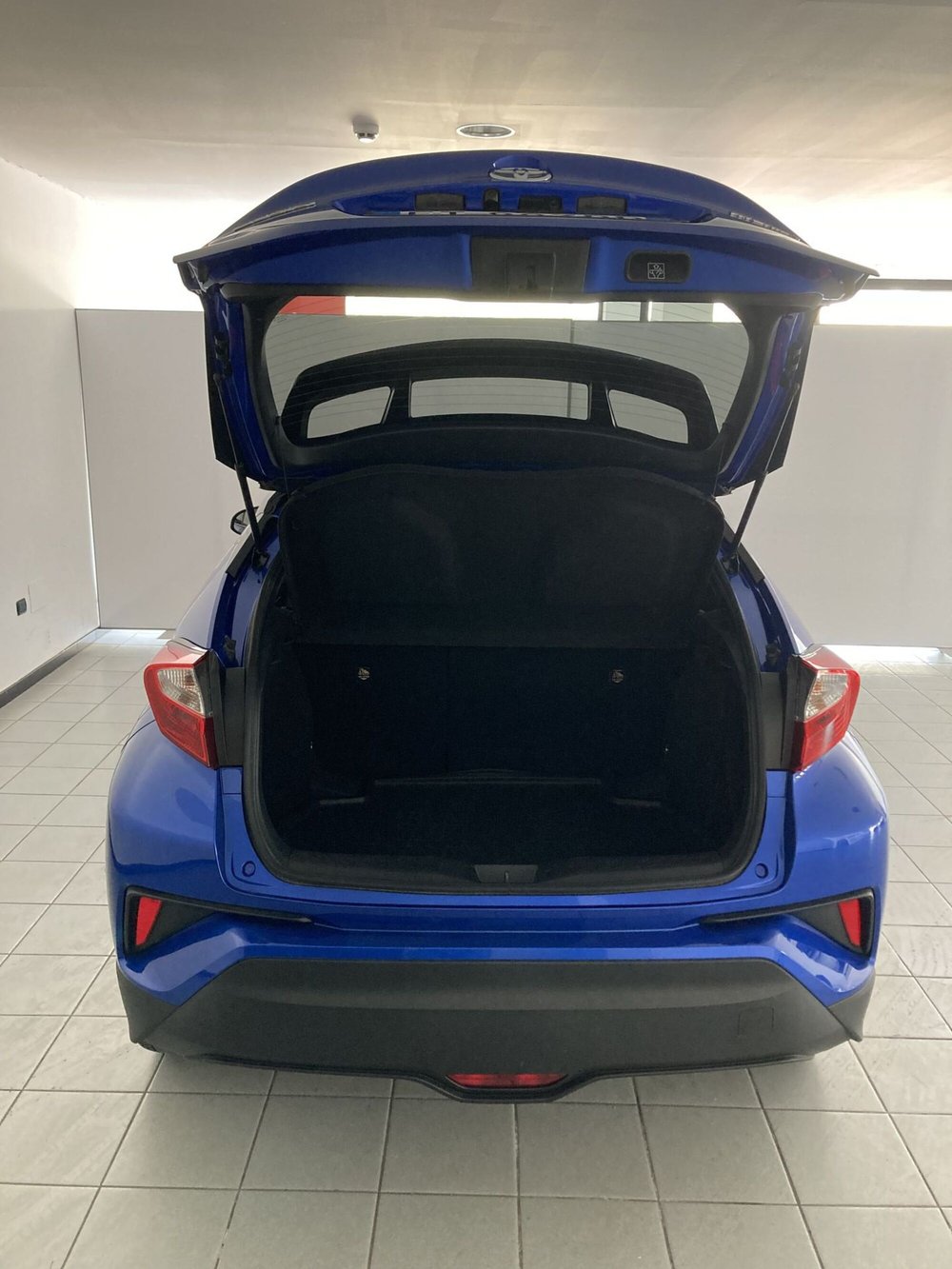 Toyota Toyota C-HR usata a Barletta-Andria-Trani (6)