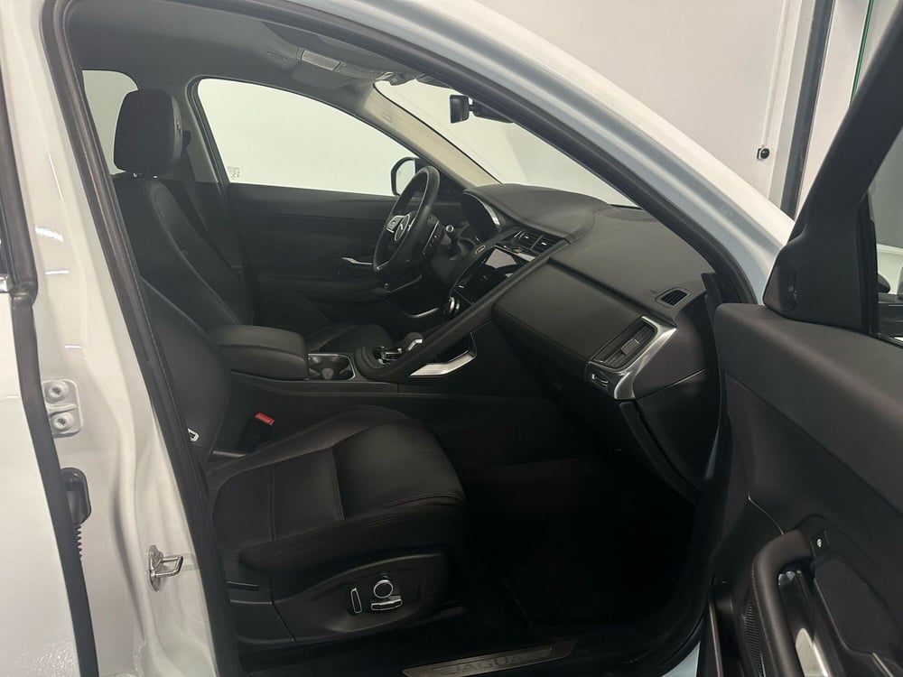 Jaguar E-Pace usata a Milano (3)