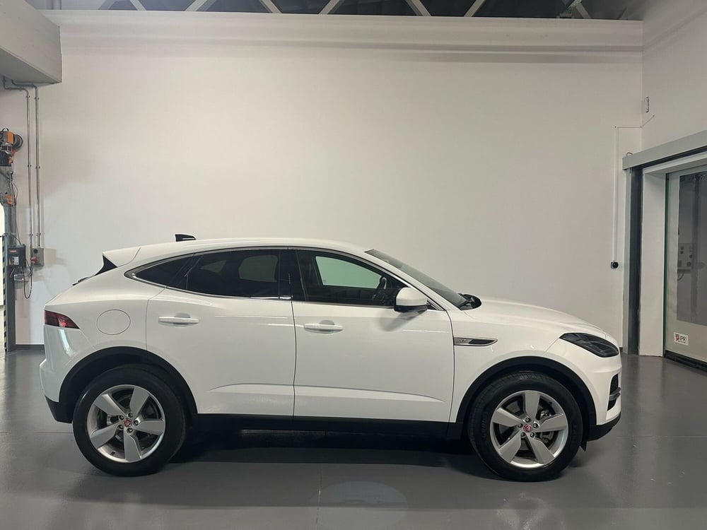 Jaguar E-Pace usata a Milano (6)