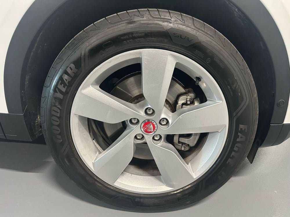 Jaguar E-Pace usata a Milano (9)