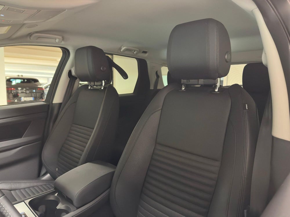 Land Rover Discovery Sport usata a Milano (15)