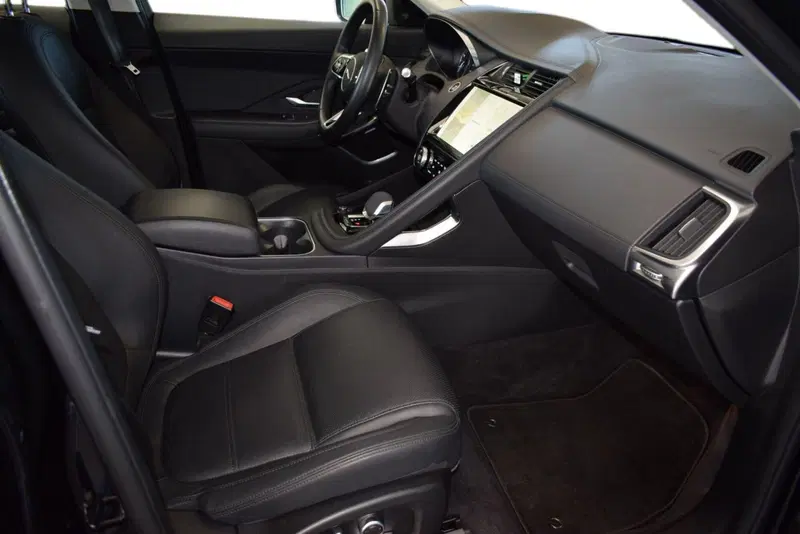 Jaguar E-Pace usata a Cuneo (3)