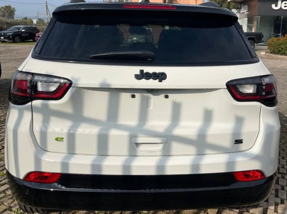 Jeep Compass nuova a Latina (4)