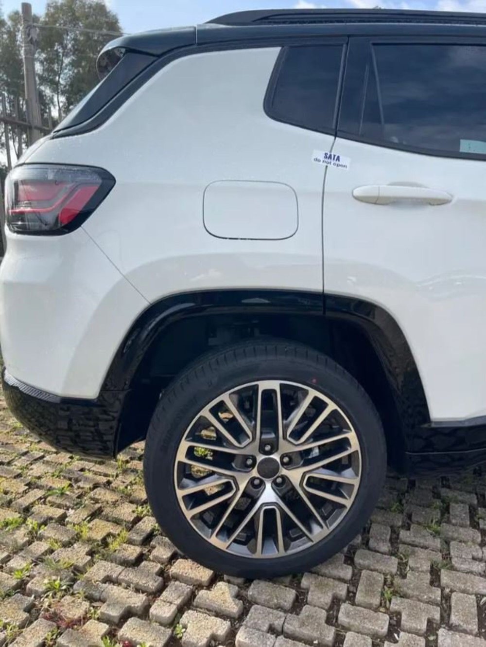 Jeep Compass nuova a Latina (5)