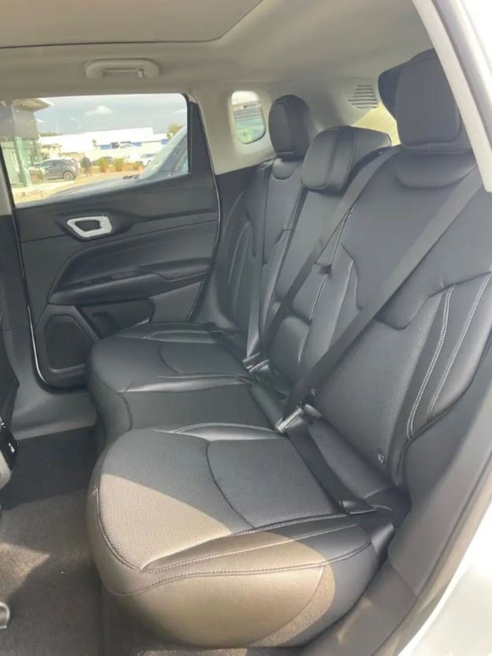 Jeep Compass nuova a Latina (6)