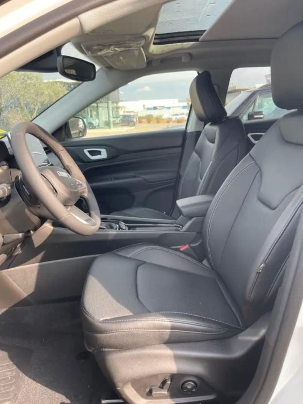 Jeep Compass nuova a Latina (8)