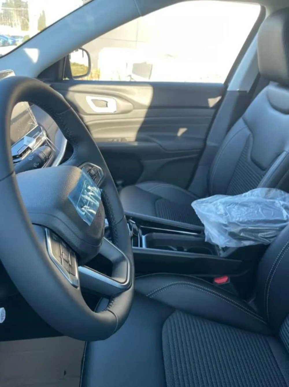 Jeep Compass nuova a Latina (7)
