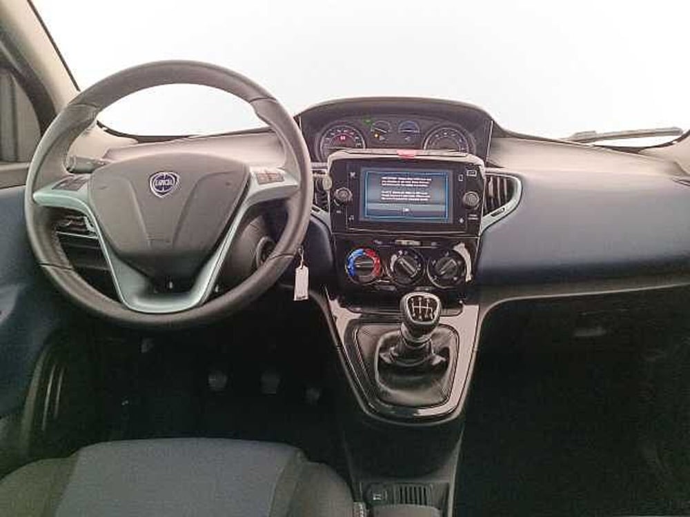 Lancia Ypsilon usata a Venezia (10)