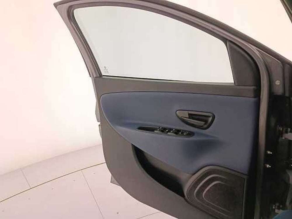 Lancia Ypsilon usata a Venezia (16)