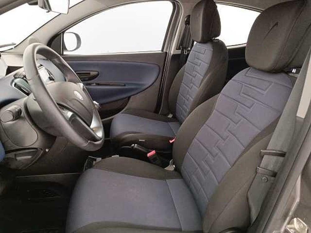 Lancia Ypsilon usata a Venezia (17)