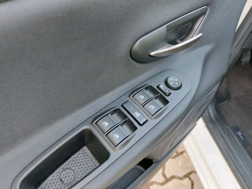 Lancia Ypsilon usata a Pavia (12)