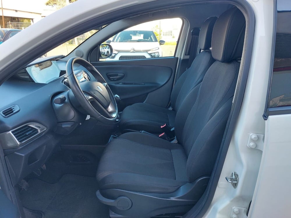 Lancia Ypsilon usata a Pavia (3)