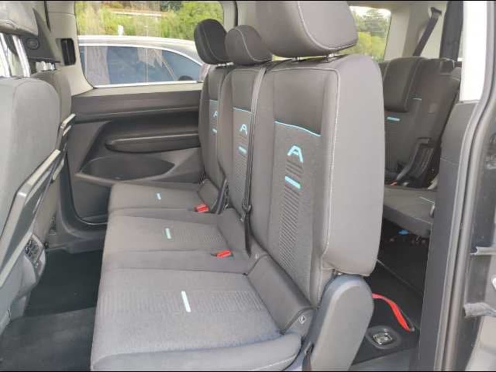 Ford Tourneo Connect usata a Latina (11)