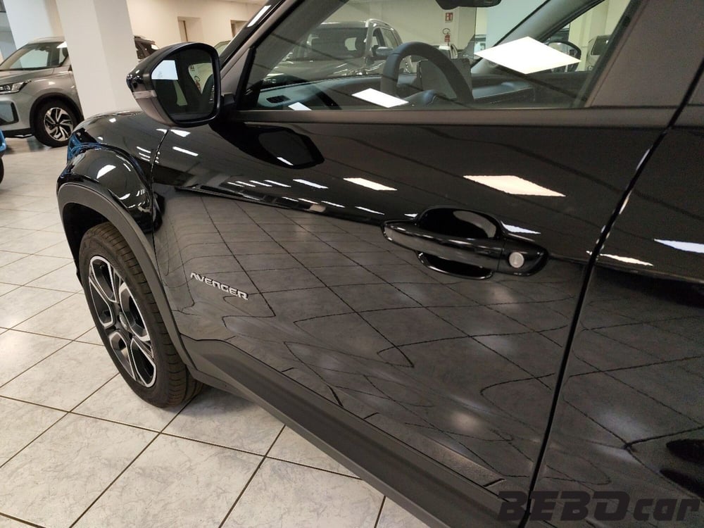 Jeep Avenger nuova a Torino (11)