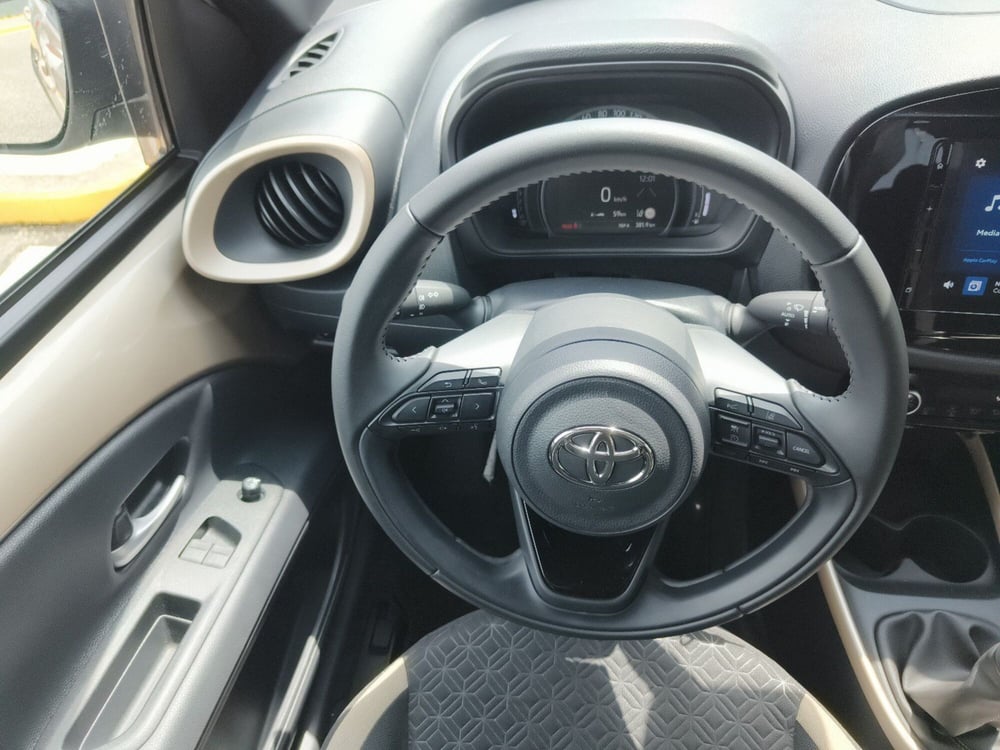 Toyota Aygo X usata a Reggio Calabria (12)