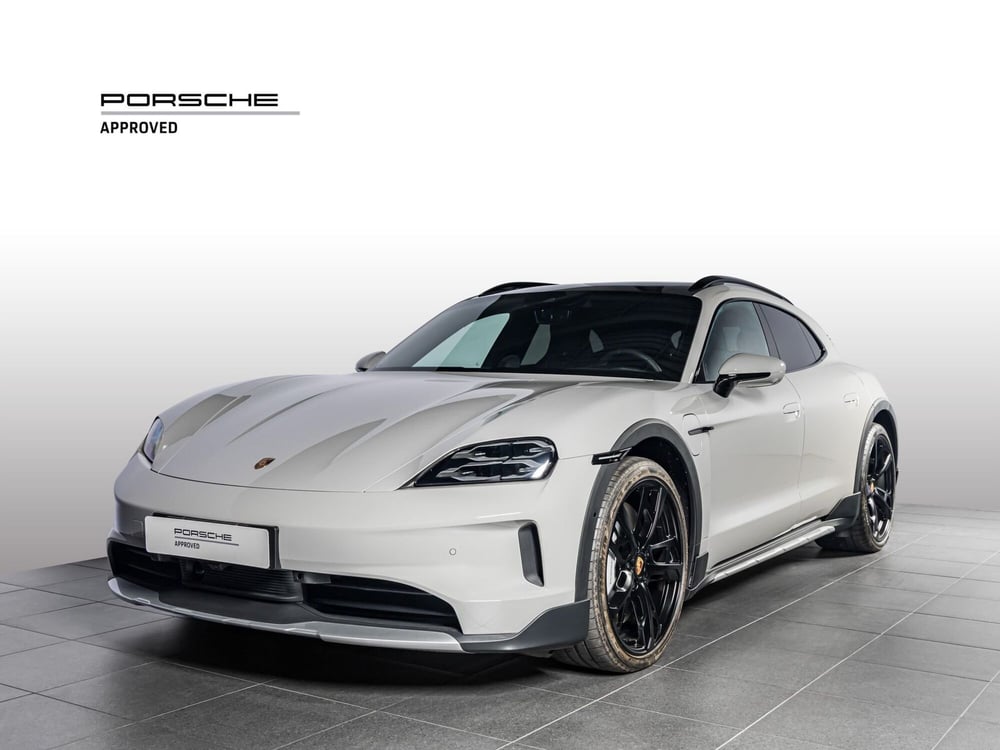 Porsche Taycan Sport Turismo nuova a Firenze