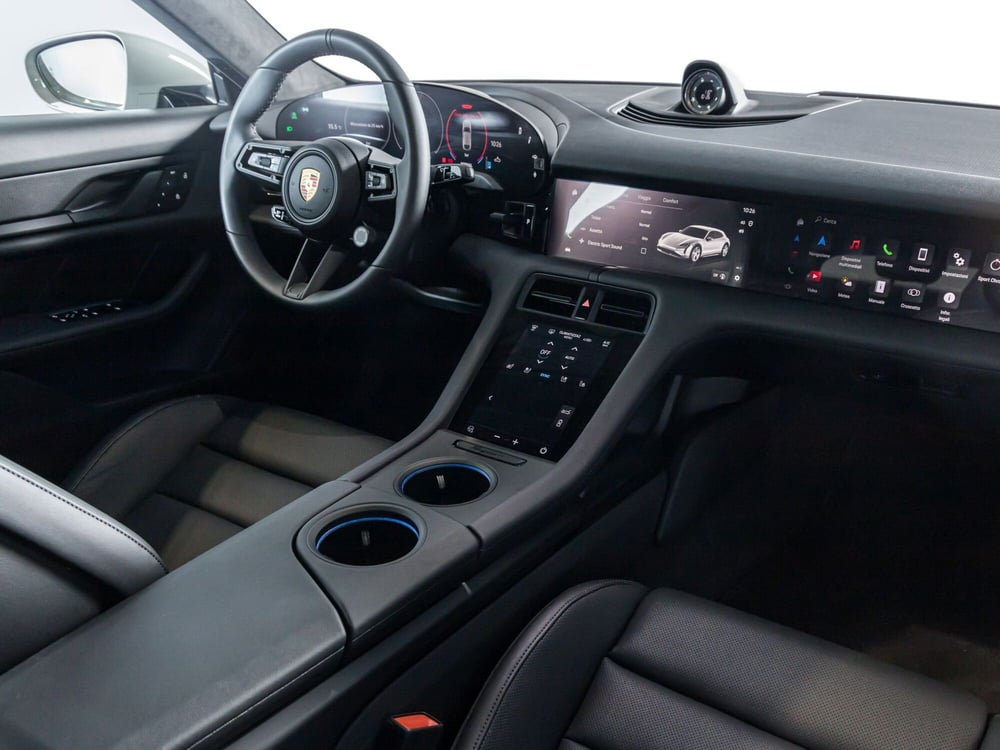 Porsche Taycan Sport Turismo nuova a Firenze (10)