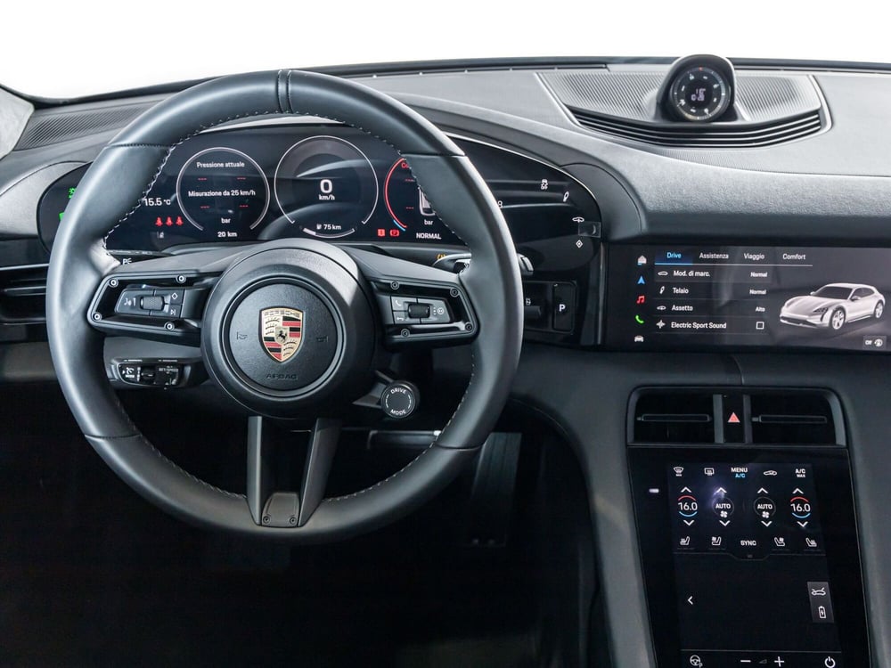 Porsche Taycan Sport Turismo nuova a Firenze (13)