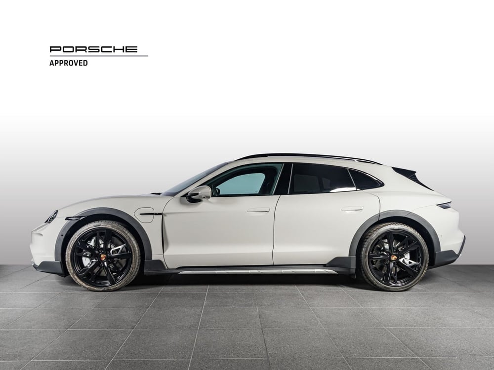 Porsche Taycan Sport Turismo nuova a Firenze (3)