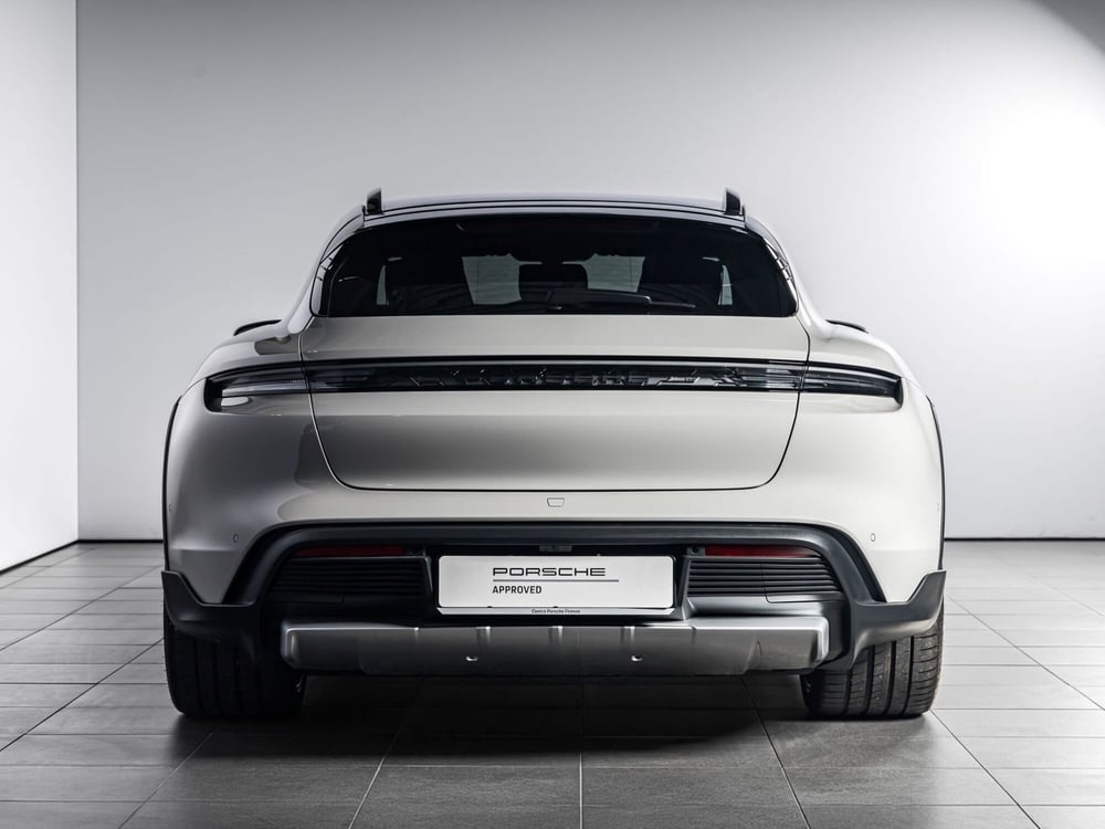 Porsche Taycan Sport Turismo nuova a Firenze (4)
