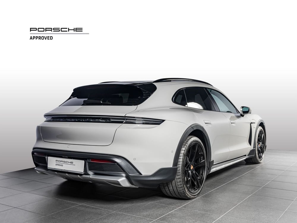 Porsche Taycan Sport Turismo nuova a Firenze (6)