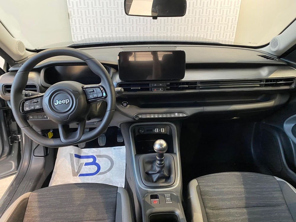 Jeep Avenger nuova a Milano (11)