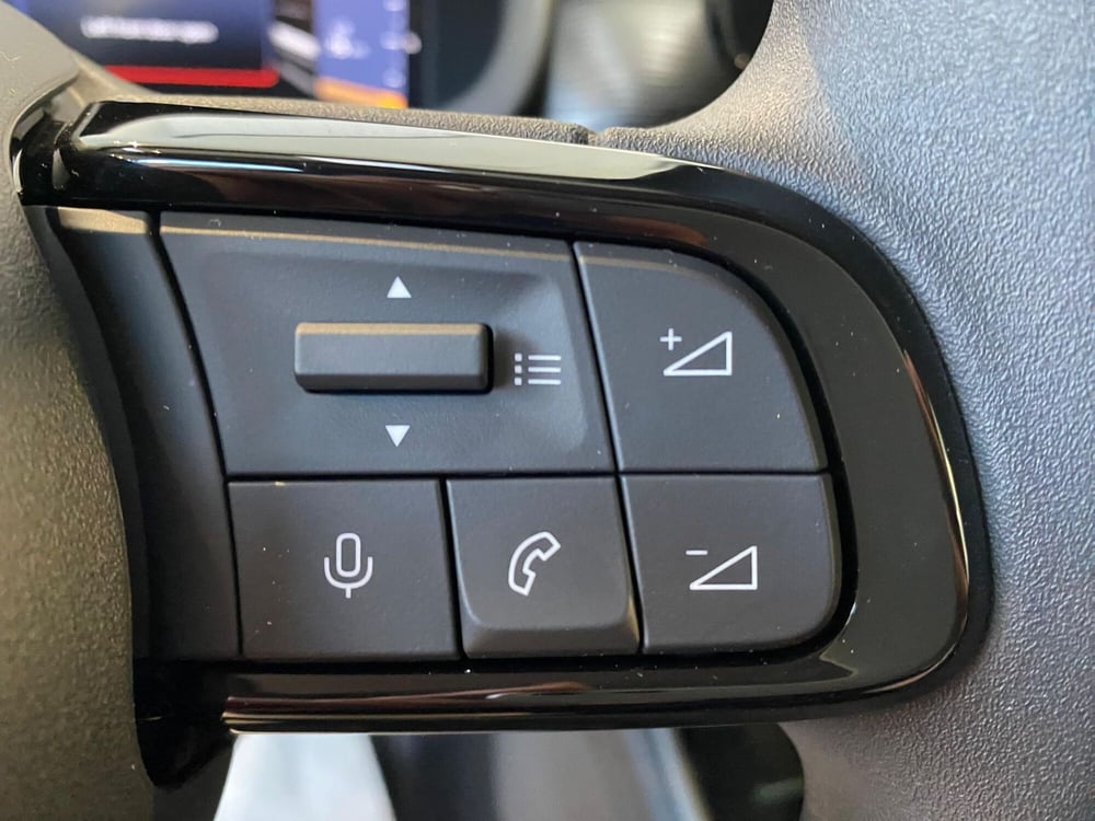 Jeep Avenger nuova a Milano (20)