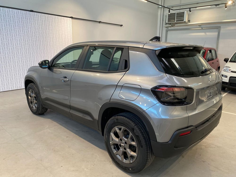 Jeep Avenger nuova a Milano (3)