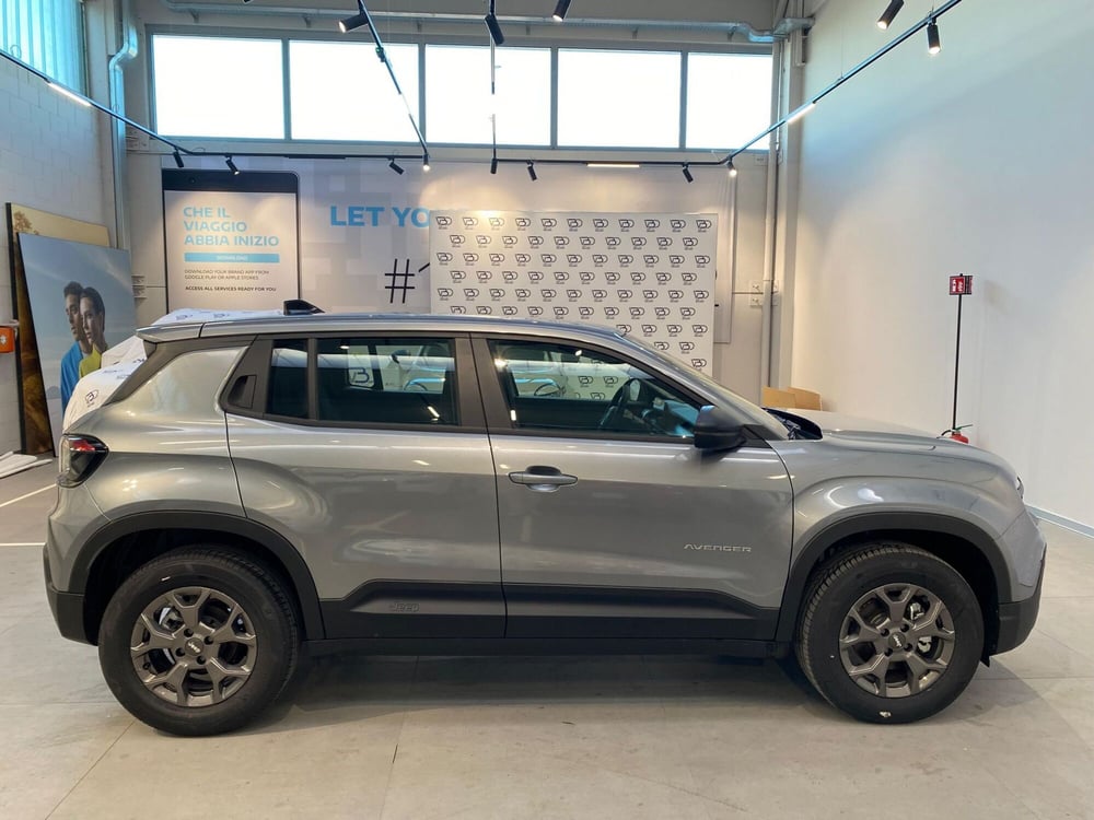 Jeep Avenger nuova a Milano (6)