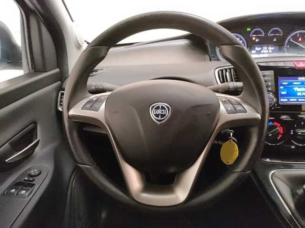 Lancia Ypsilon usata a Teramo (17)