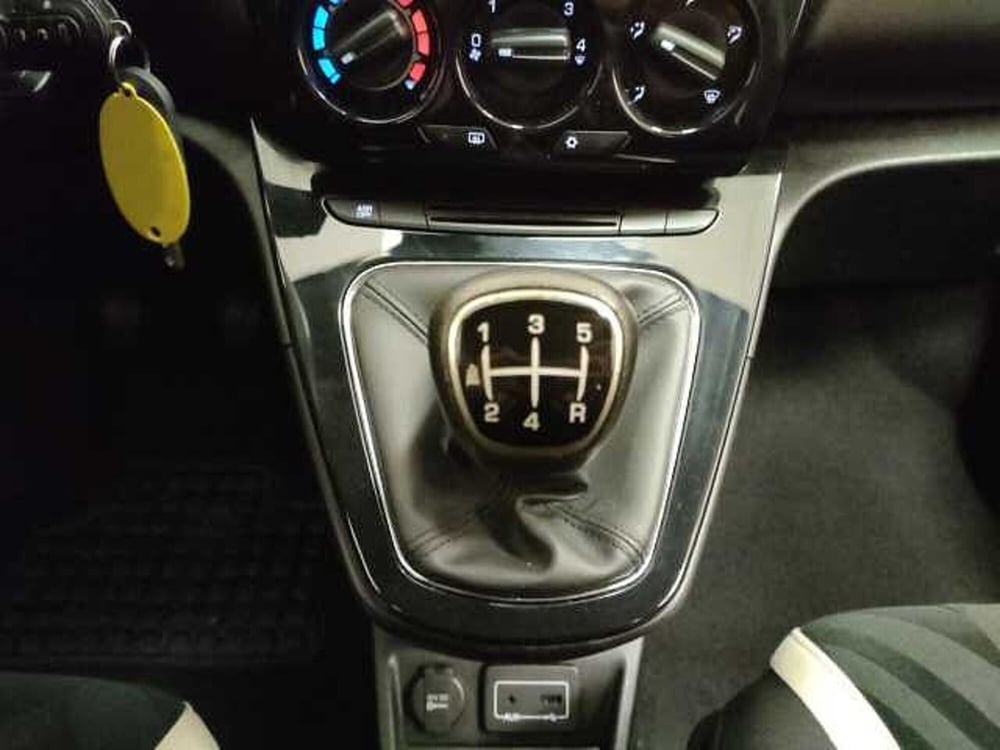 Lancia Ypsilon usata a Teramo (20)