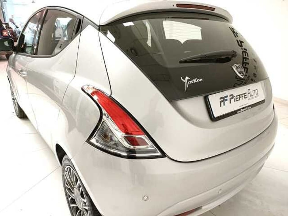Lancia Ypsilon usata a Teramo (9)