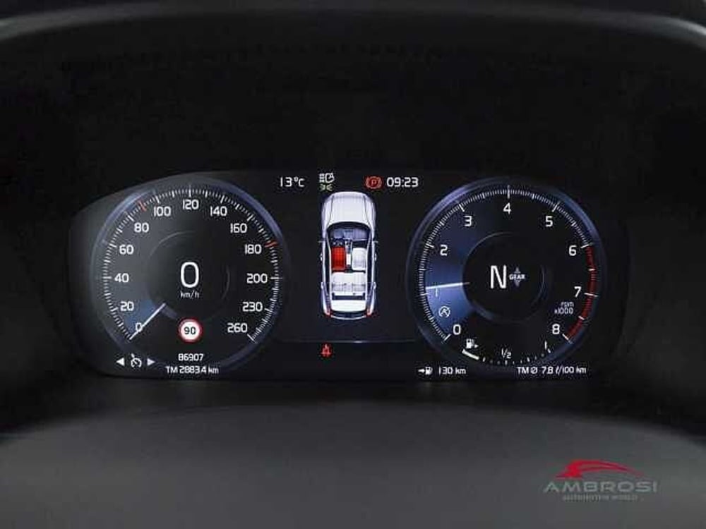 Volvo XC40 usata a Perugia (13)