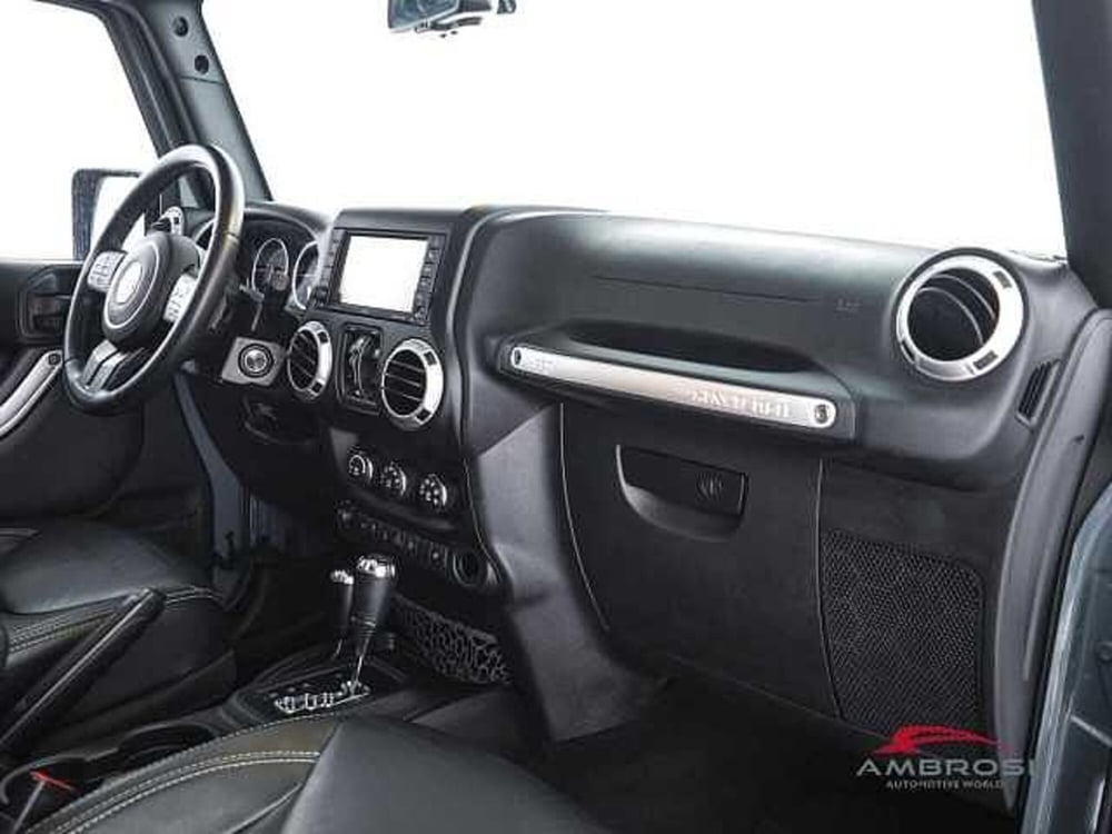 Jeep Wrangler usata a Perugia (12)