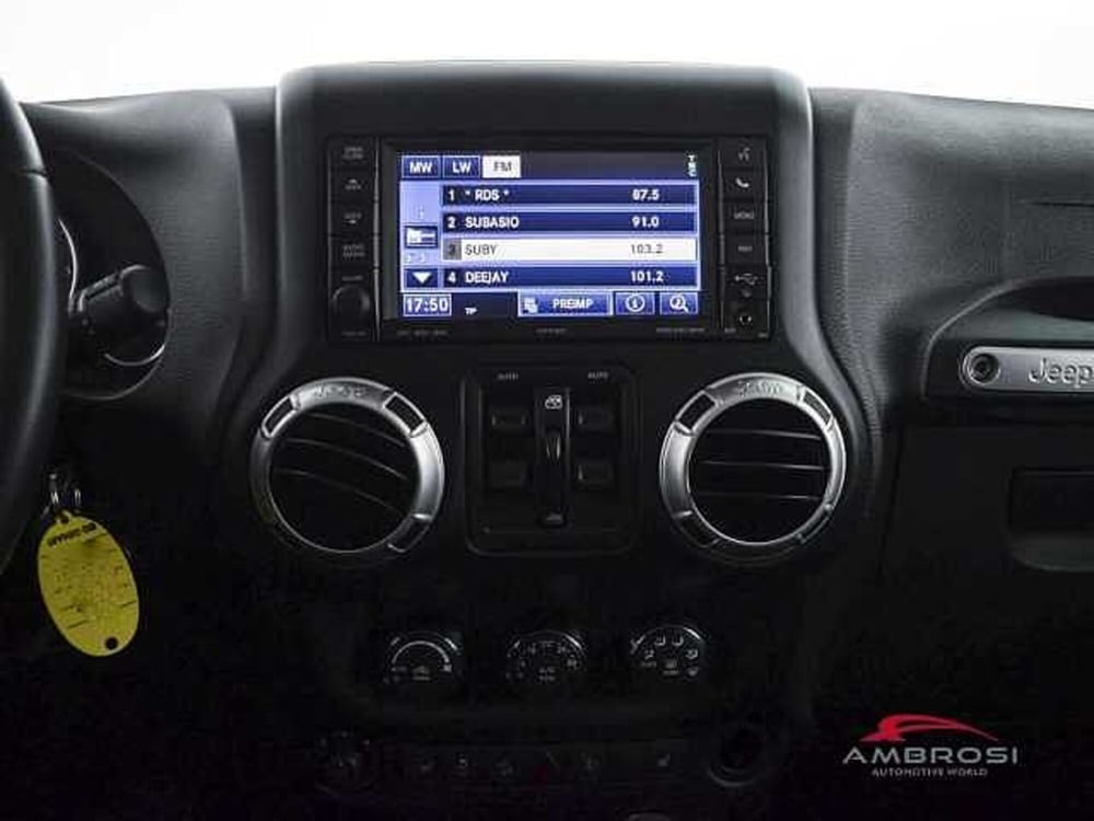 Jeep Wrangler usata a Perugia (18)