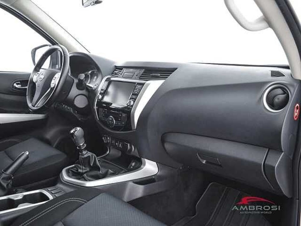 Nissan Navara usata a Viterbo (12)