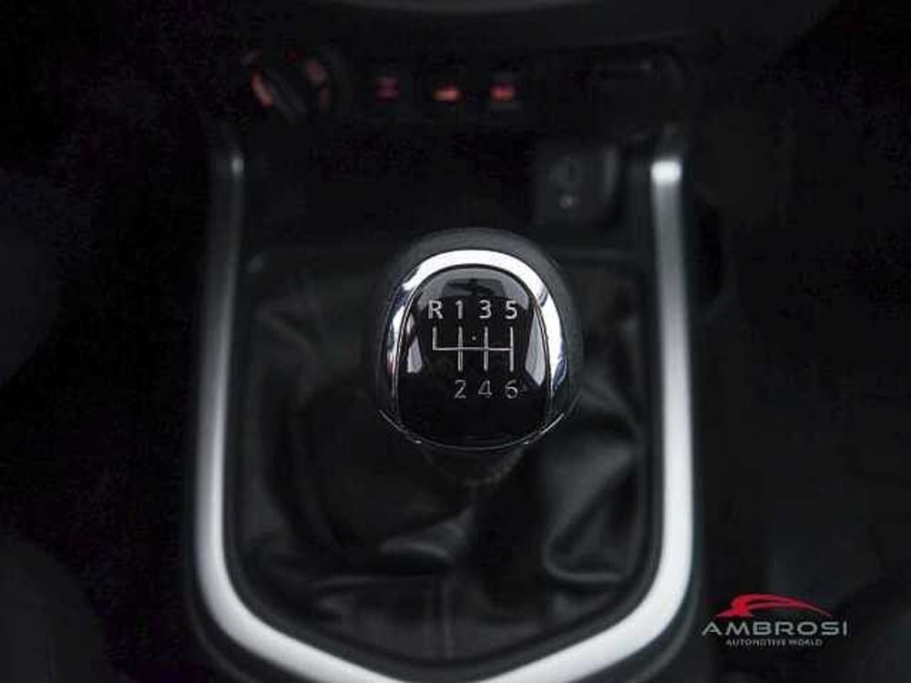 Nissan Navara usata a Viterbo (19)
