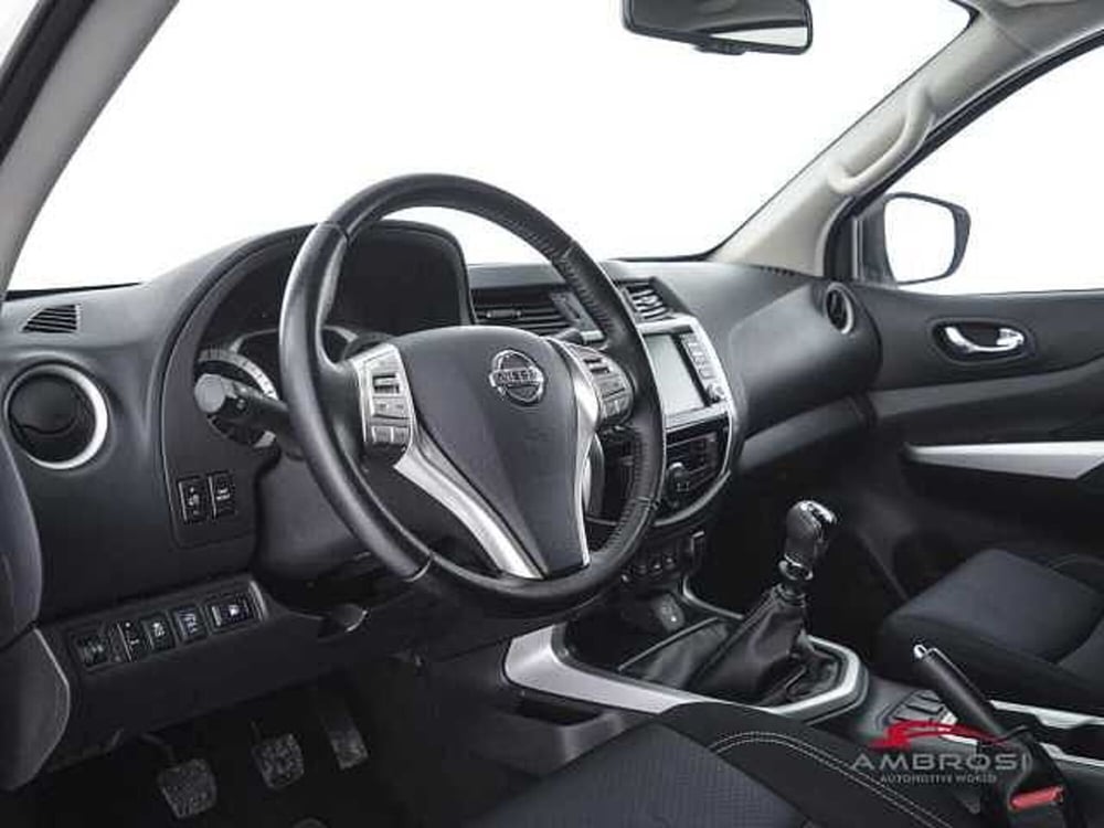 Nissan Navara usata a Viterbo (8)